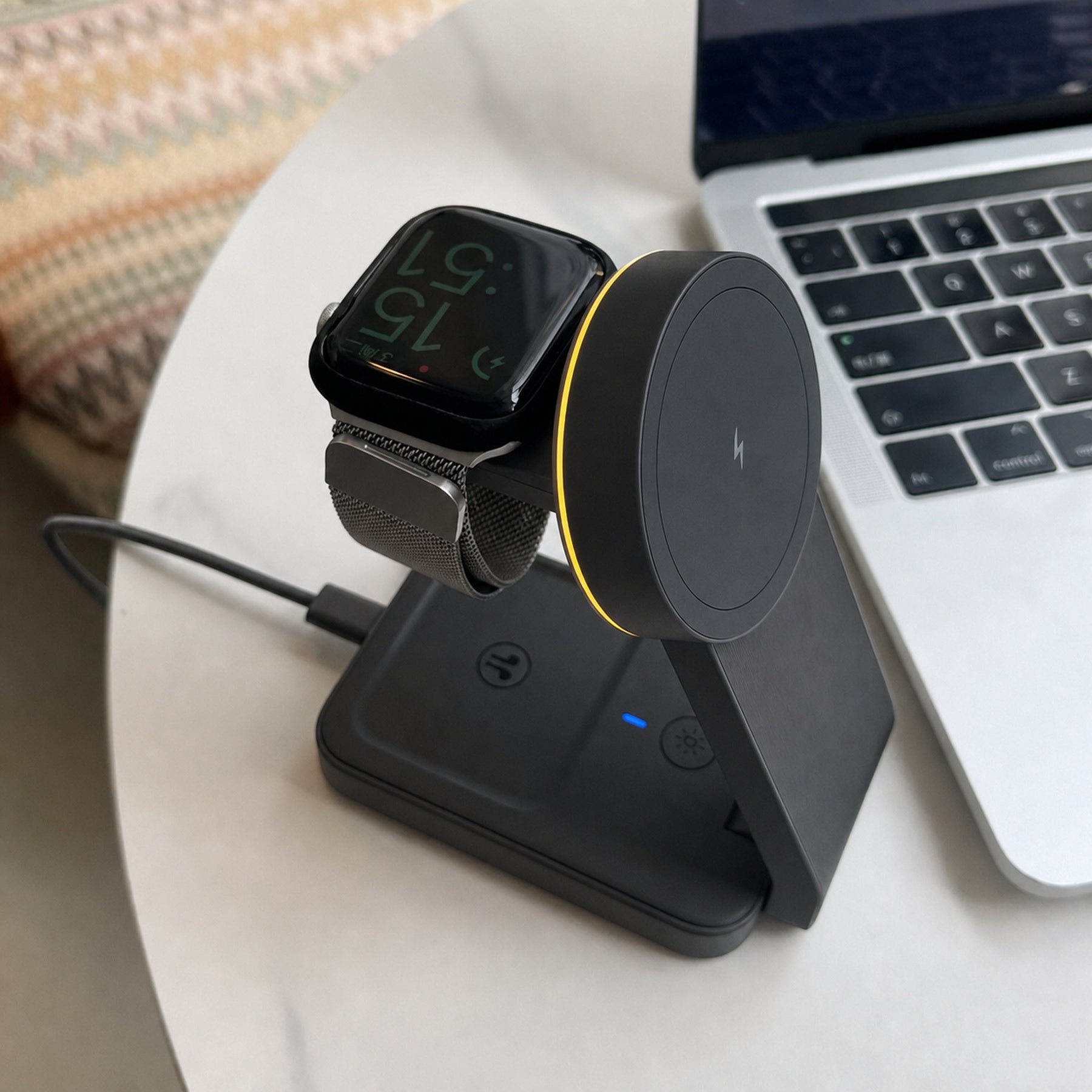 W79-black | W79 nero | Ricarica telefono e Apple Watch