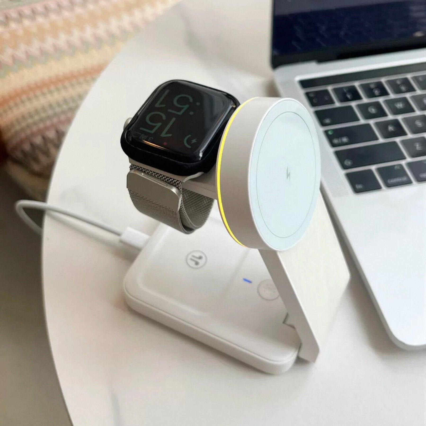 W79-white | W79 bianco | Ricarica telefono e Apple Watch