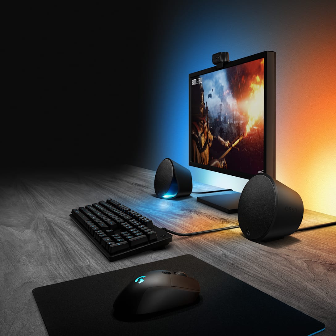Logitech G560 in postazione gaming RGB