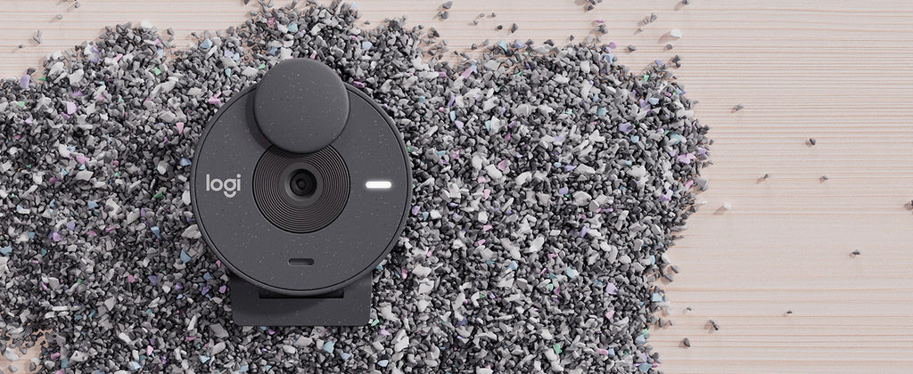 Logitech Brio 300 A+ design in plastica riciclata grafite