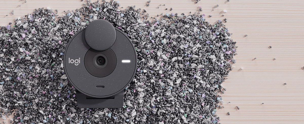 Logitech Brio 300 A+ design in plastica riciclata grafite